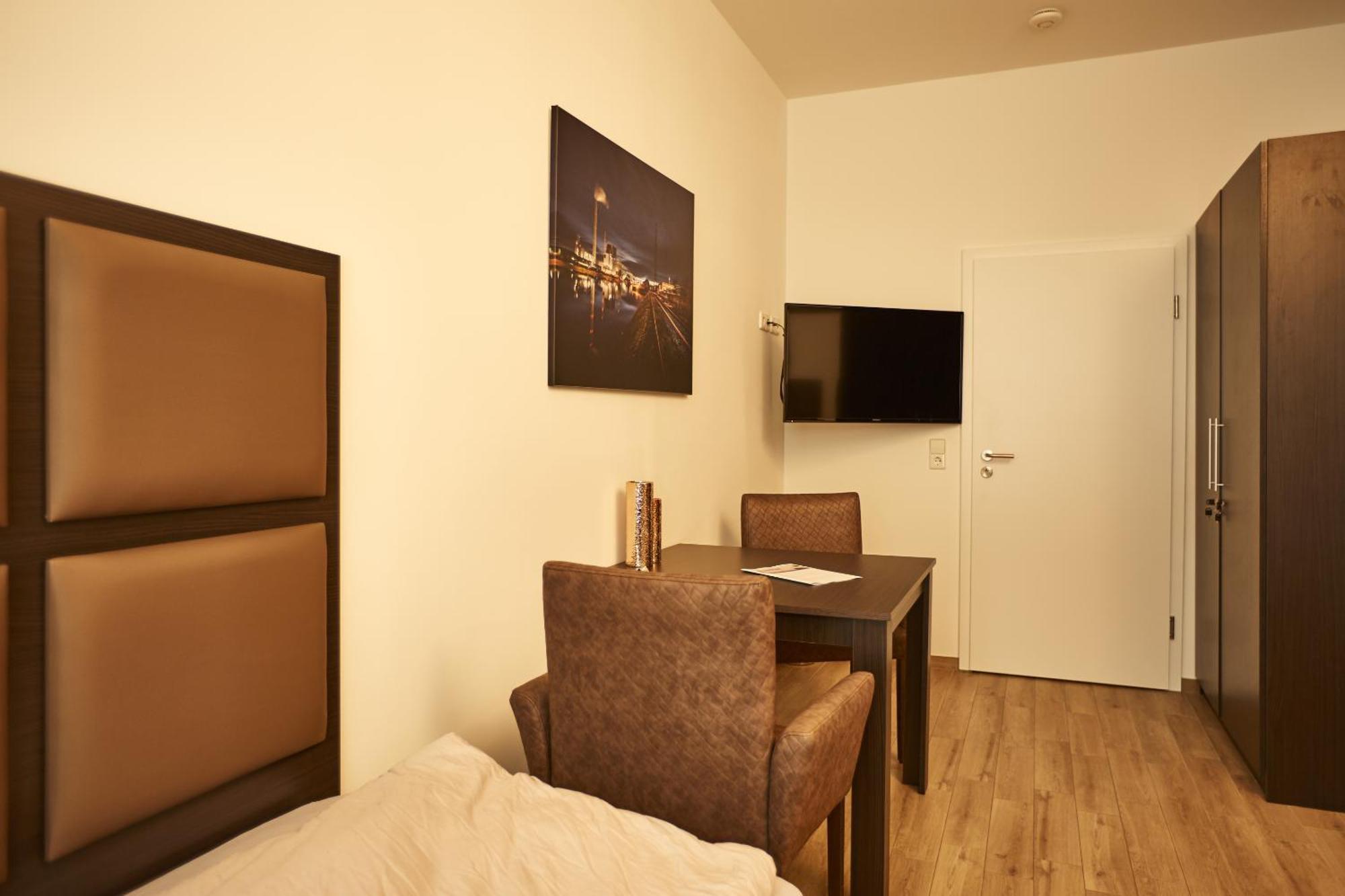 Harbour Apartments Карлсруе Стая снимка