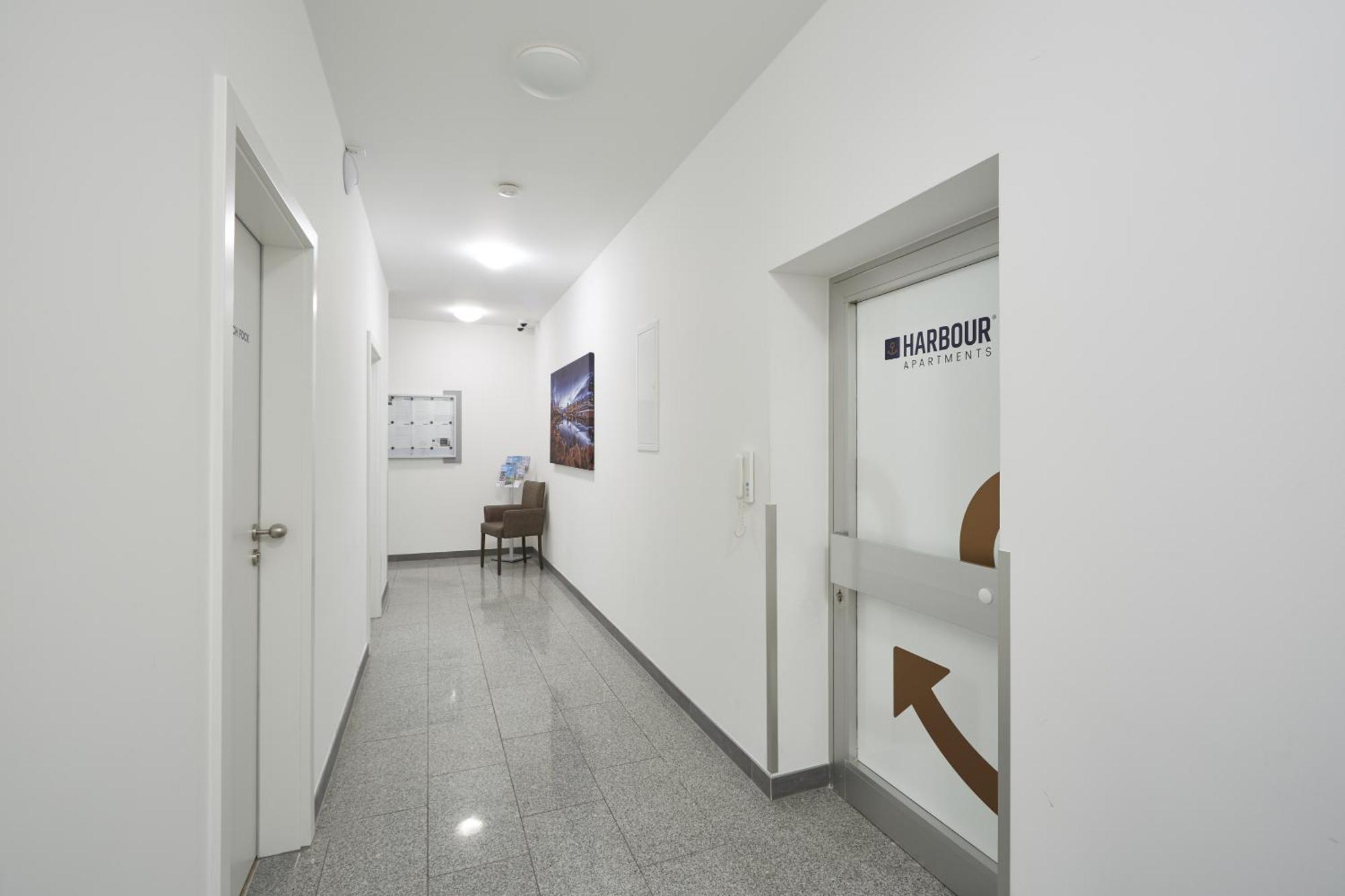 Harbour Apartments Карлсруе Стая снимка