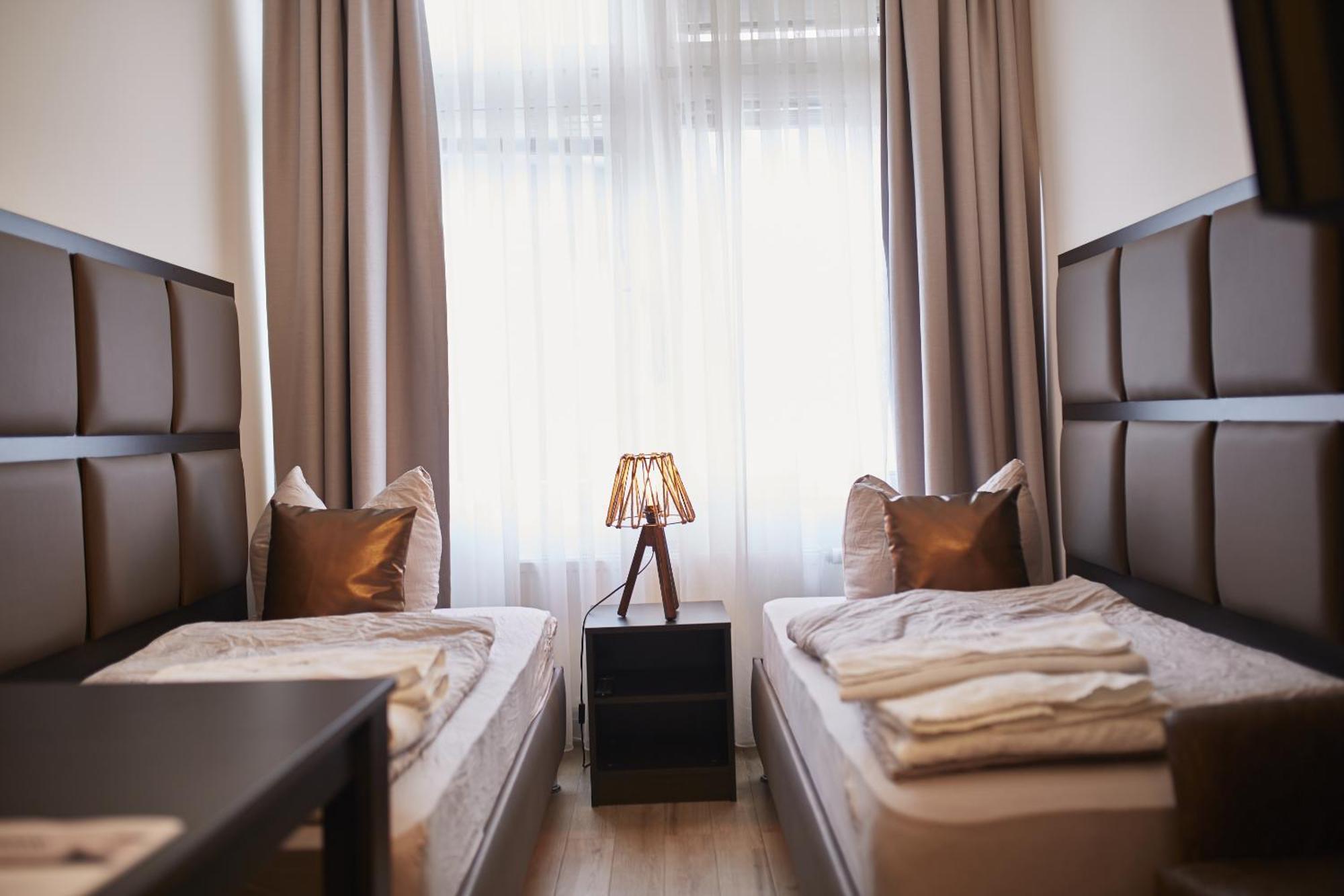 Harbour Apartments Карлсруе Стая снимка