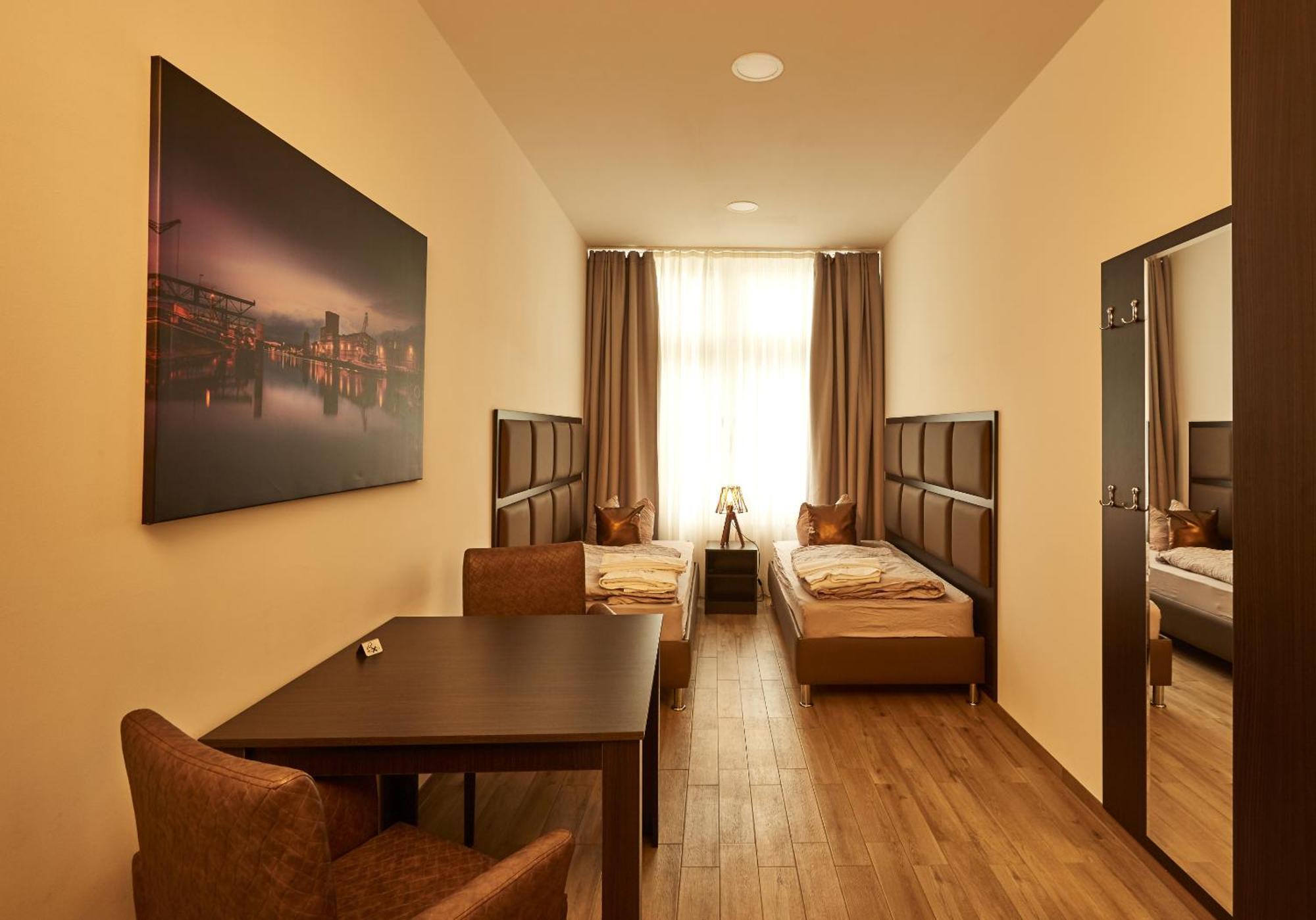 Harbour Apartments Карлсруе Стая снимка
